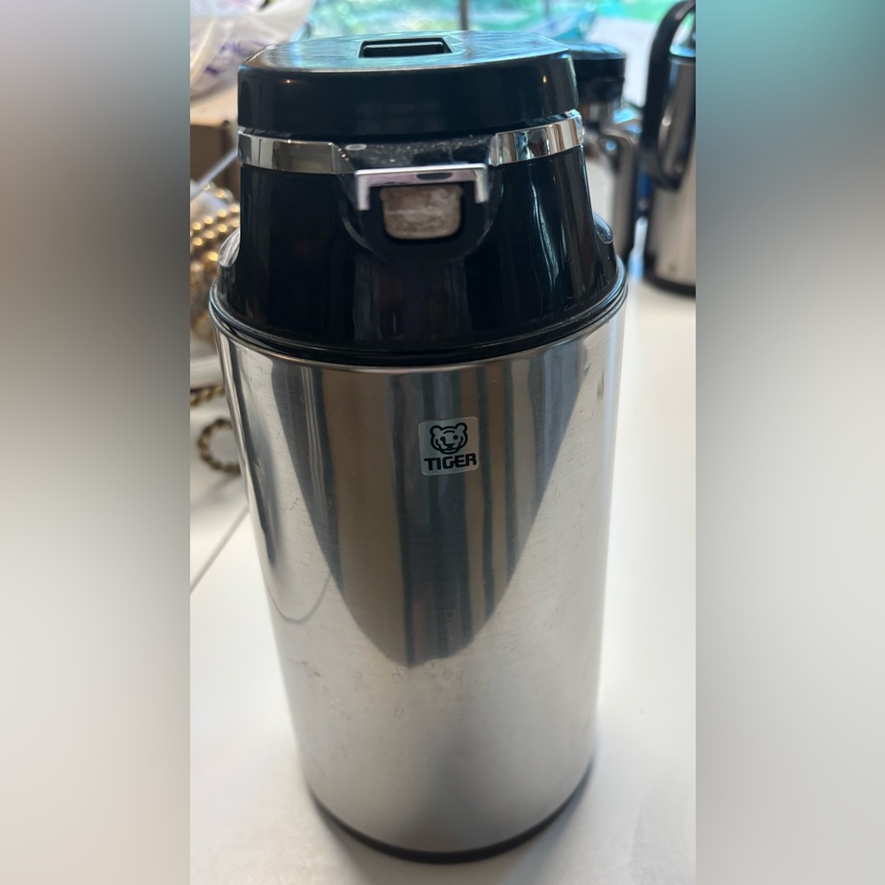 TIGER VACUUM INSULATED STAINLESS STEEL THERMOS